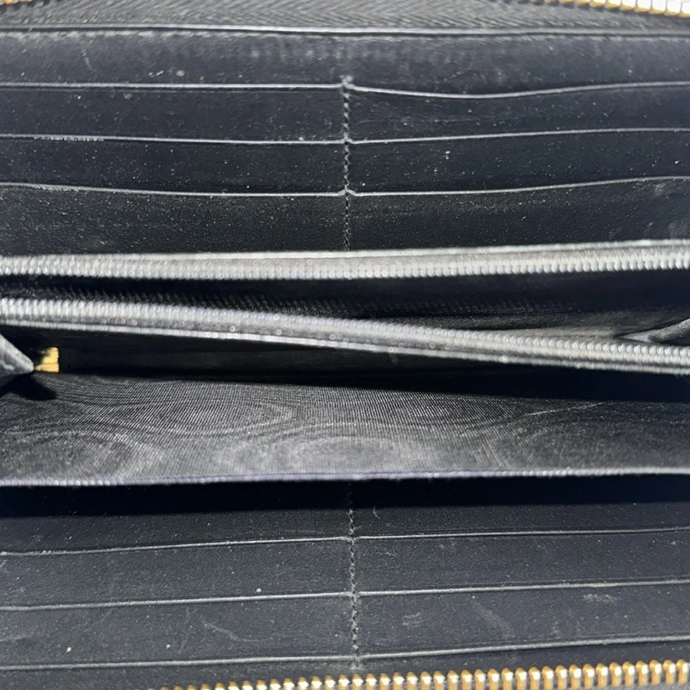 Gucci GG Supreme Monogram Bees Zip Around Wallet - Picture 16 of 17